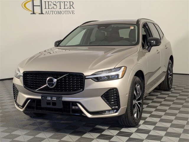 2025 Volvo XC60 B5 Plus photo 4