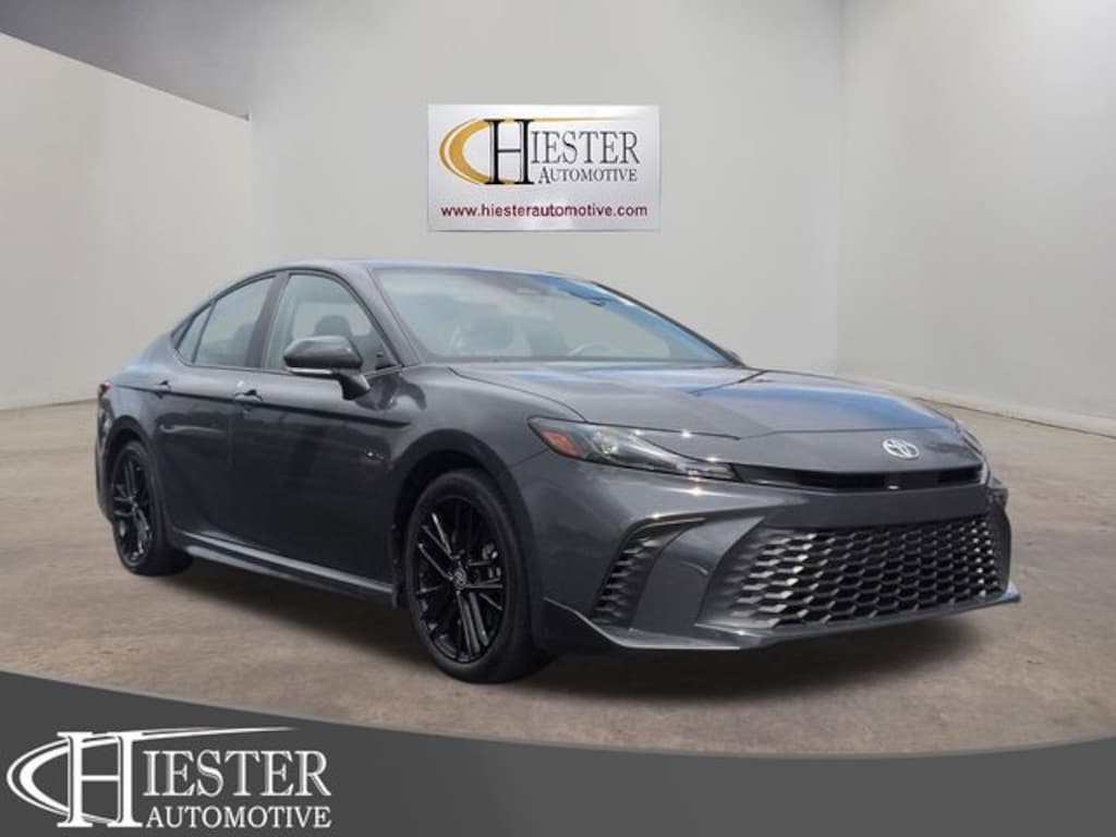 Used 2025 Toyota Camry SE Sedan