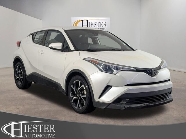 2019 Toyota C-HR XLE's photo