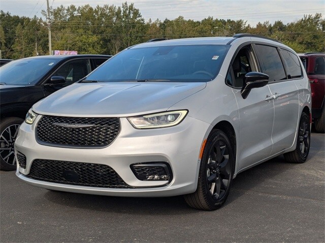 2026 Chrysler Pacifica Limited photo 4