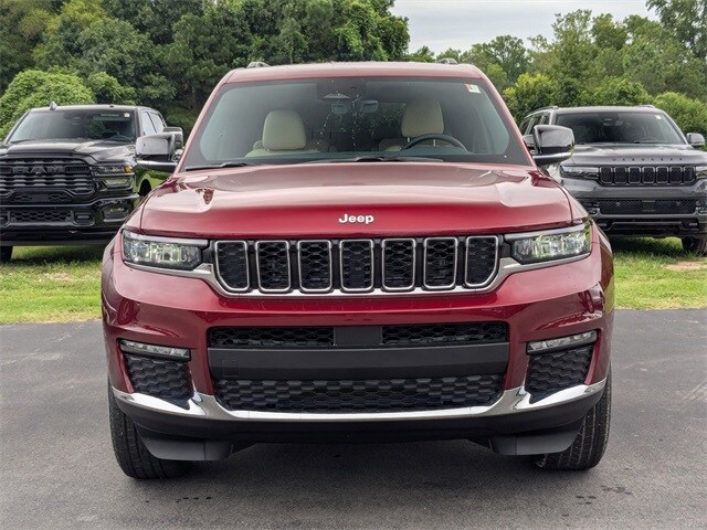 2025 Jeep Grand Cherokee Limited photo 3