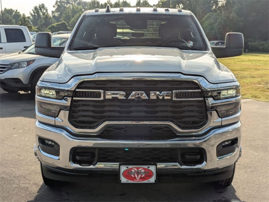 New 2025 Ram 3500 Chassis Cab 3500 TRADESMAN CREW CAB CHASSIS 4X4 60' CA Pickup