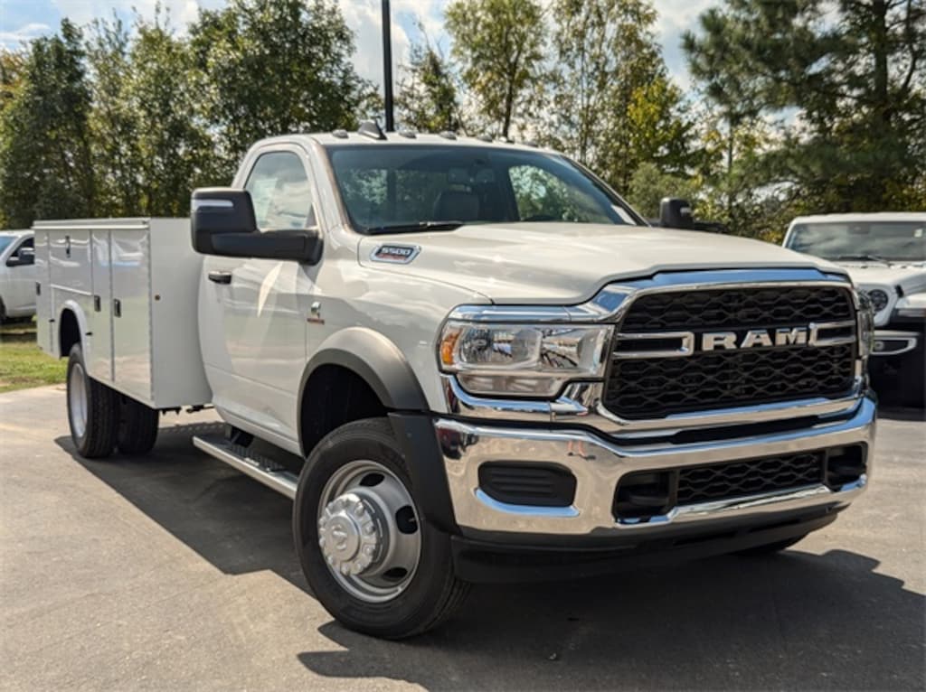 New 2024 Ram 5500 Chassis Cab 5500 TRADESMAN CHASSIS REGULAR CAB 4X4 84' CA Pickup