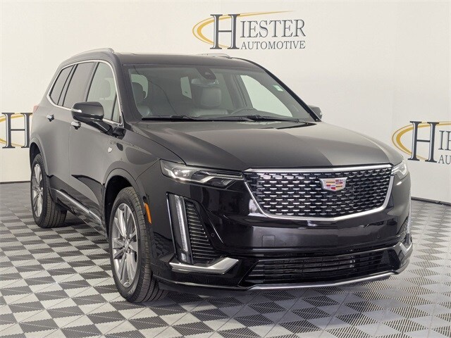 2025 Cadillac XT6 Premium Luxury photo 2