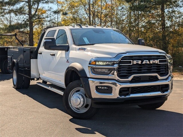 2026 Ram 5500 Tradesman photo 2