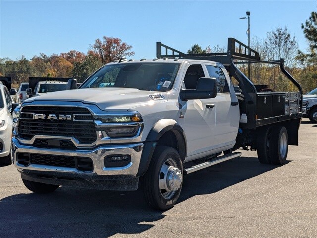 2026 Ram 5500 Tradesman photo 3