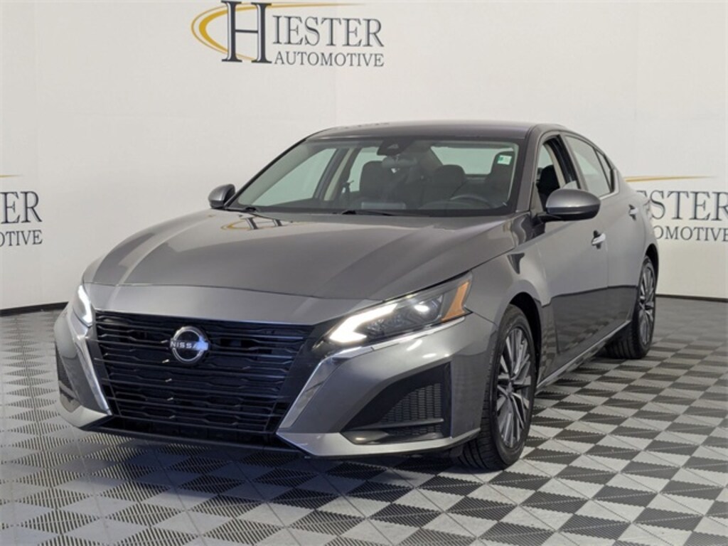 Used 2023 Nissan Altima 2.5 SV Sedan