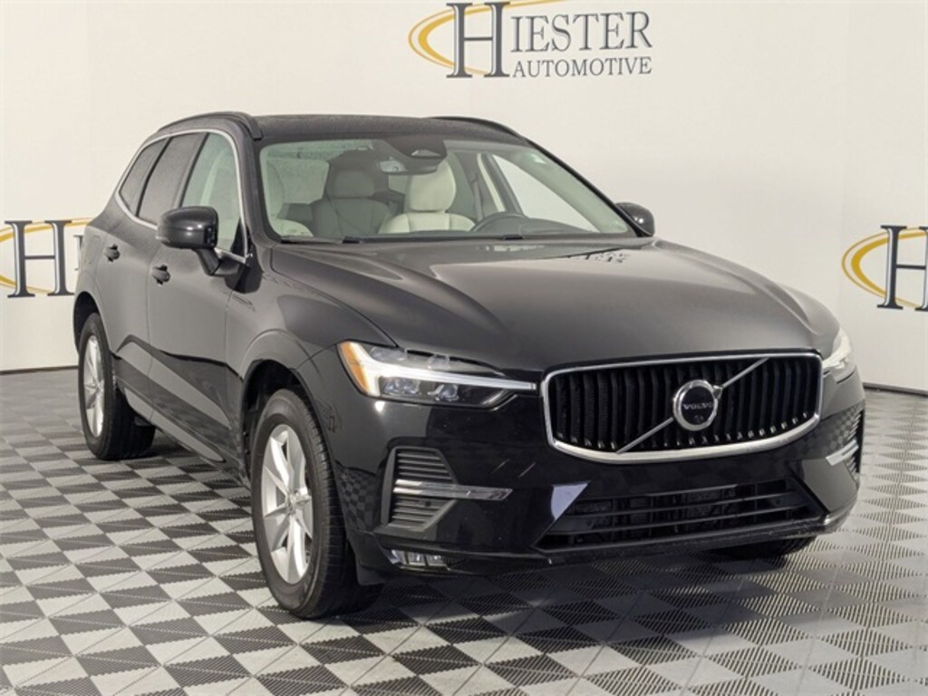 Used 2022 Volvo XC60 B5 Momentum SUV