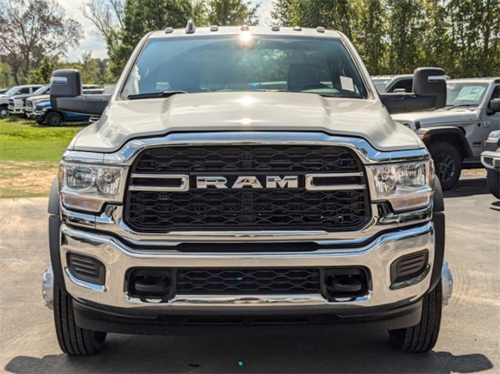 New 2024 Ram 5500 Chassis Cab 5500 TRADESMAN CHASSIS REGULAR CAB 4X4 84' CA Pickup