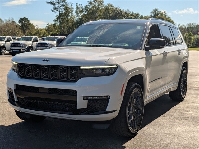 2025 Jeep Grand Cherokee L Summit Reserve photo 4