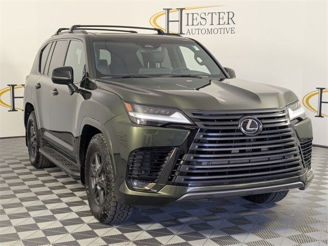 2025 Lexus LX 600 Luxury photo 2
