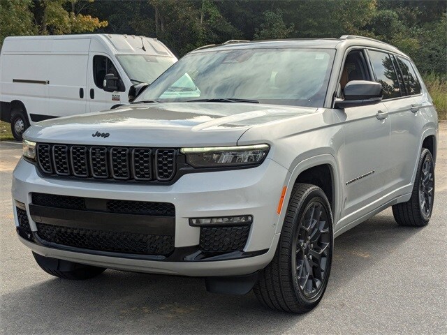 2025 Jeep Grand Cherokee L Summit Reserve photo 4