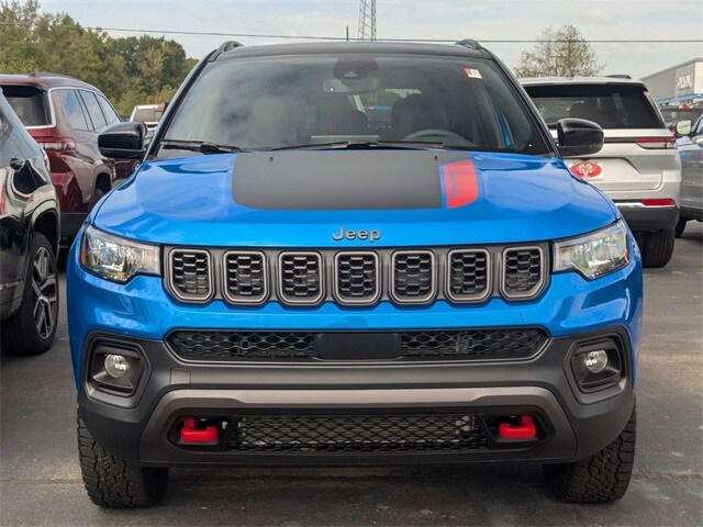 2026 Jeep Compass Trailhawk Sport photo 2
