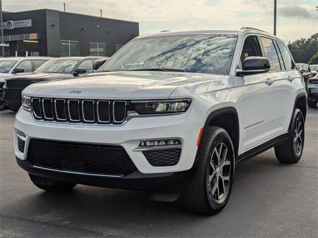 2025 Jeep Grand Cherokee Limited photo 3