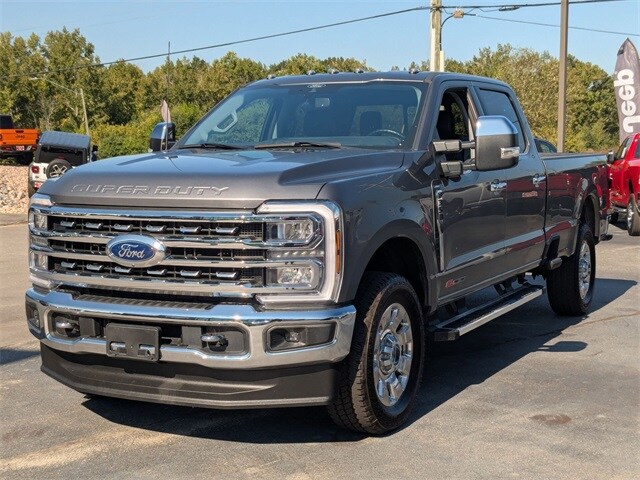 2024 Ford F-350 Lariat photo 3