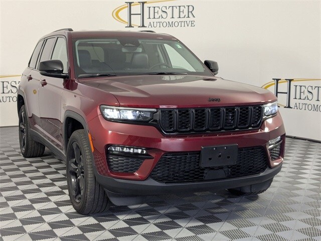 2023 Jeep Grand Cherokee Limited photo 2