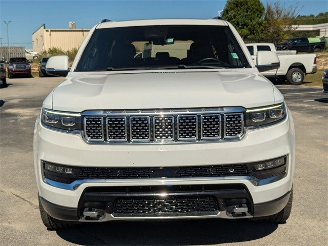 2022 Jeep Grand Wagoneer III photo 3