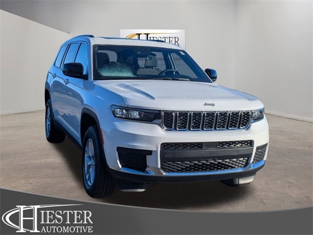 2025 Jeep Grand Cherokee L Laredo's photo