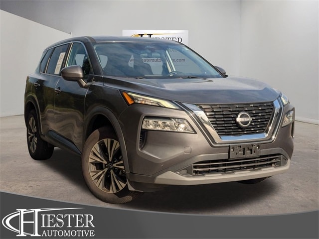 2023 Nissan Rogue SV's photo