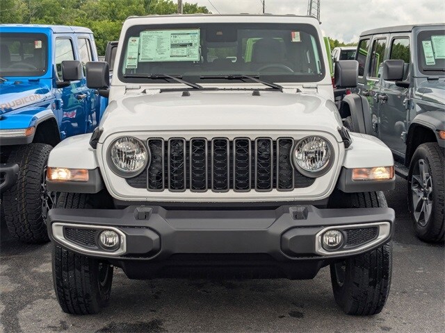 2025 Jeep Gladiator Sport S photo 3