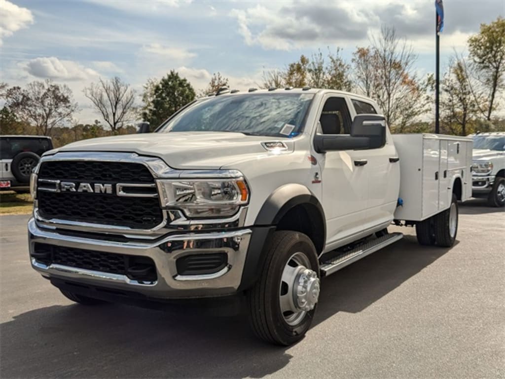 New 2024 Ram 5500 Chassis Cab 5500 TRADESMAN CHASSIS CREW CAB 4X4 84' CA Pickup