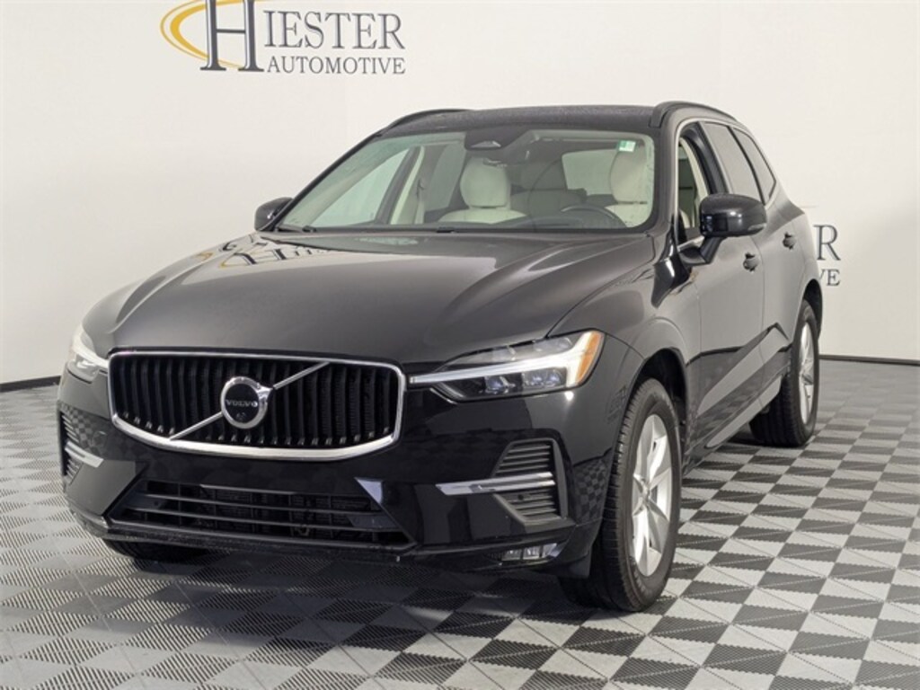 Used 2022 Volvo XC60 B5 Momentum SUV