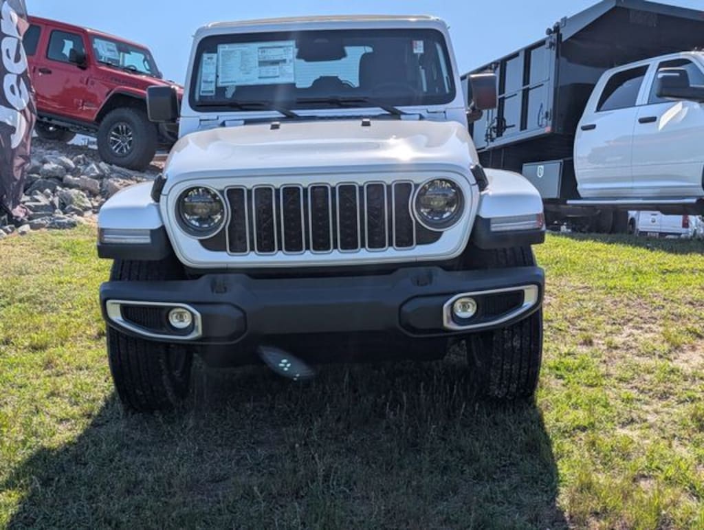 New 2026 Jeep Wrangler 4-DOOR SAHARA Sport Utility