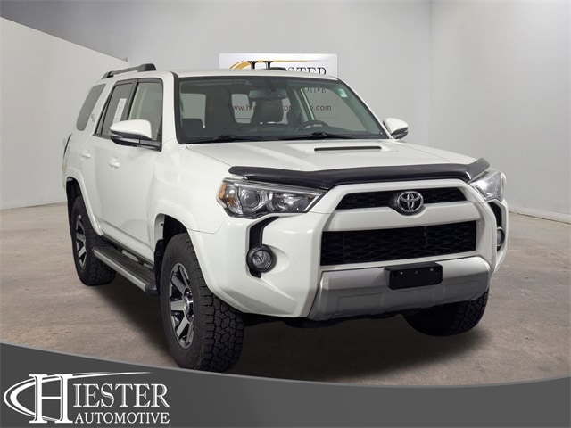 2019 Toyota 4Runner TRD Off-Road Premium's photo