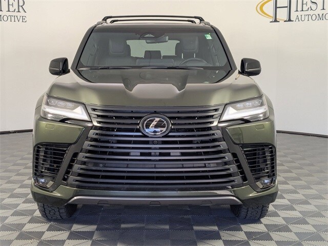 2025 Lexus LX 600 Luxury photo 3