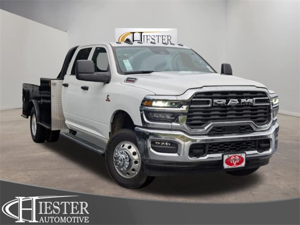 New 2025 Ram 3500 Chassis Cab 3500 TRADESMAN CREW CAB CHASSIS 4X4 60' CA Pickup