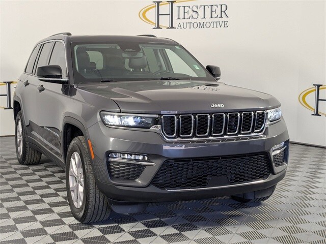 2022 Jeep Grand Cherokee Limited photo 2