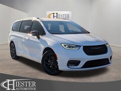 2026 Chrysler Pacifica SELECT Passenger Van