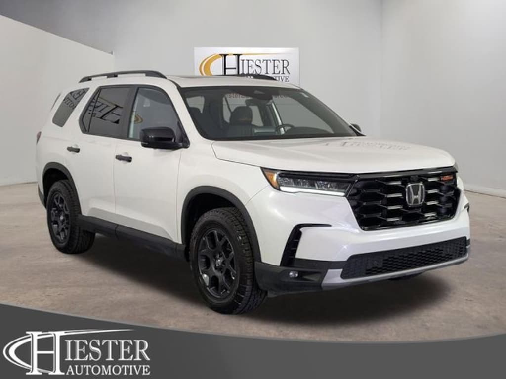 Used 2025 Honda Pilot TrailSport SUV