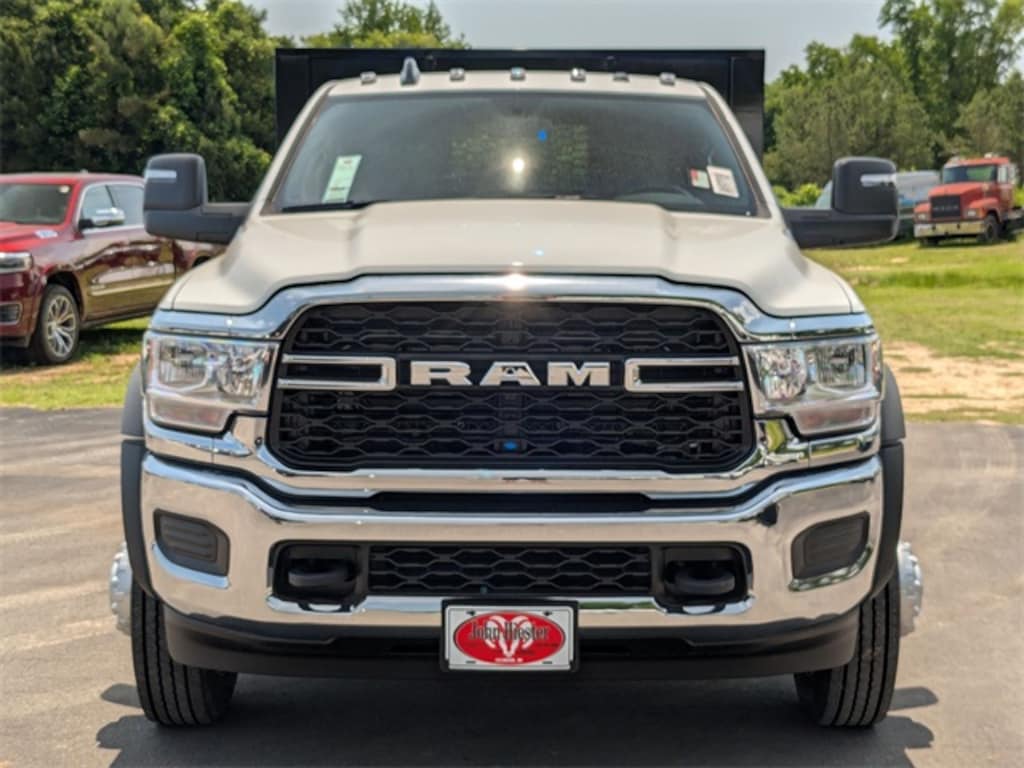New 2024 Ram 5500 Chassis Cab 5500 TRADESMAN CHASSIS CREW CAB 4X4 84' CA Pickup