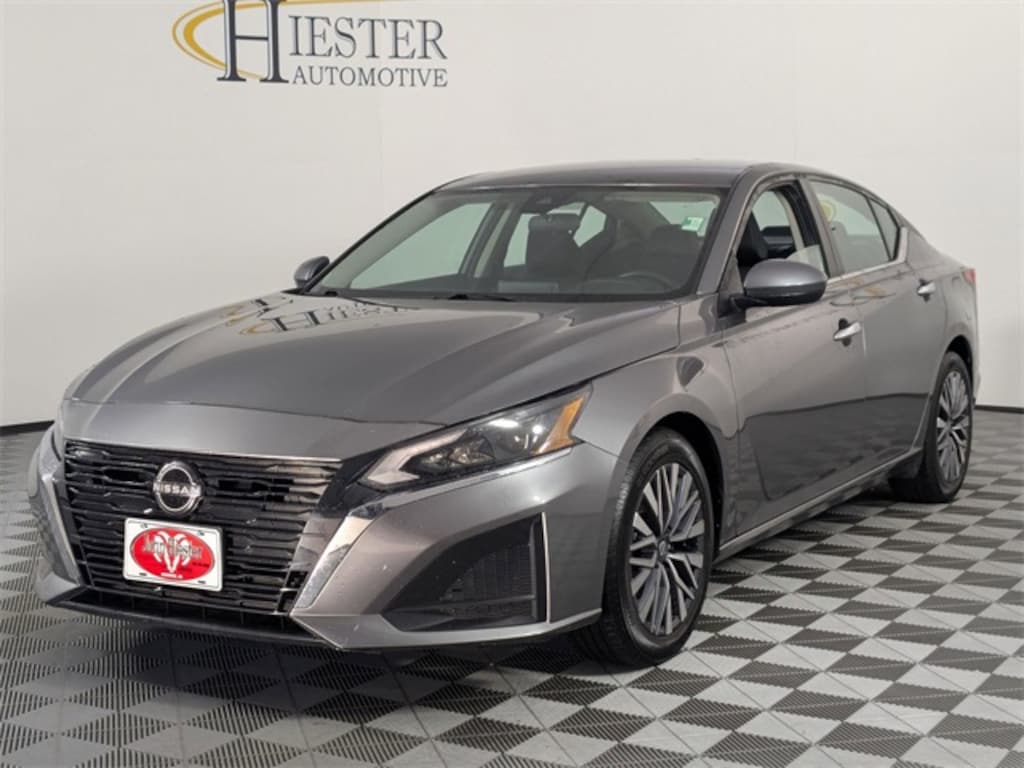 Used 2023 Nissan Altima 2.5 SV Sedan