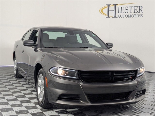 2022 Dodge Charger SXT photo 2