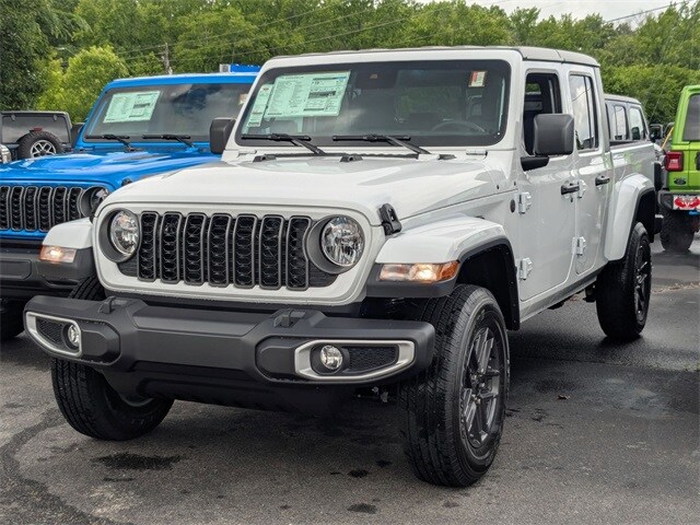 2025 Jeep Gladiator Sport S photo 4