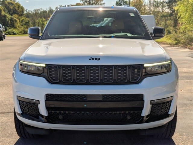 2025 Jeep Grand Cherokee L Summit Reserve photo 3