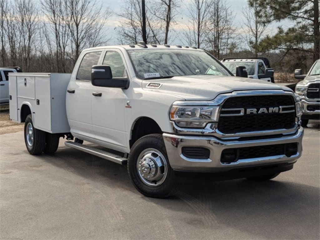 New 2024 Ram 3500 Chassis Cab 3500 TRADESMAN CREW CAB CHASSIS 4X4 60' CA Pickup