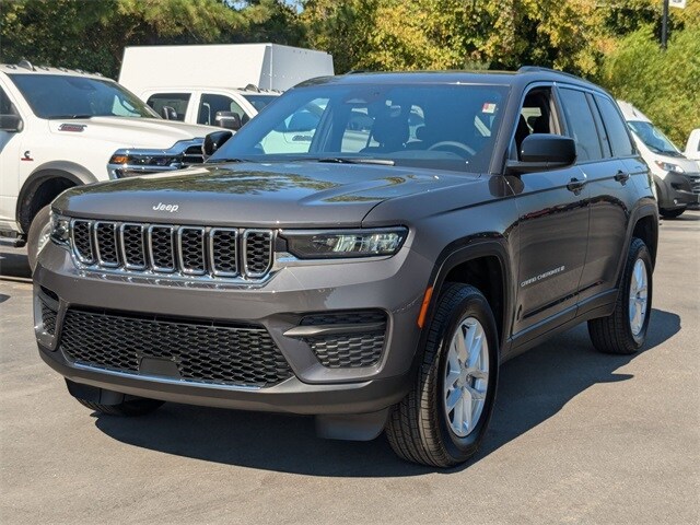 2025 Jeep Grand Cherokee Laredo photo 4