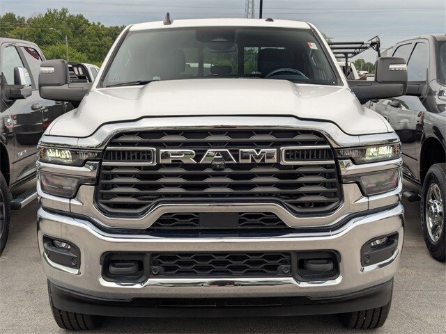 2025 Ram 2500 Tradesman photo 3