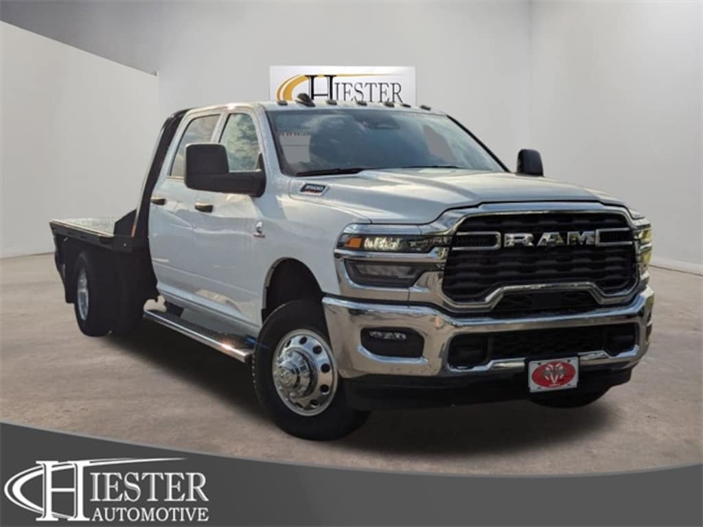 New 2025 Ram 3500 Chassis Cab 3500 TRADESMAN CREW CAB CHASSIS 4X4 60' CA Pickup
