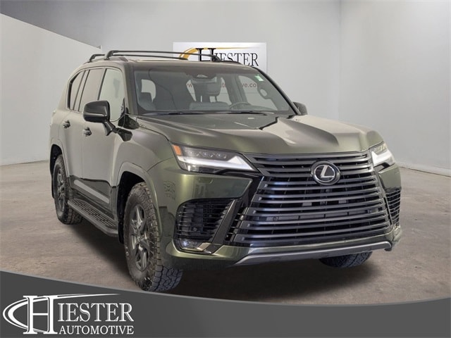 2025 Lexus LX Luxury's photo