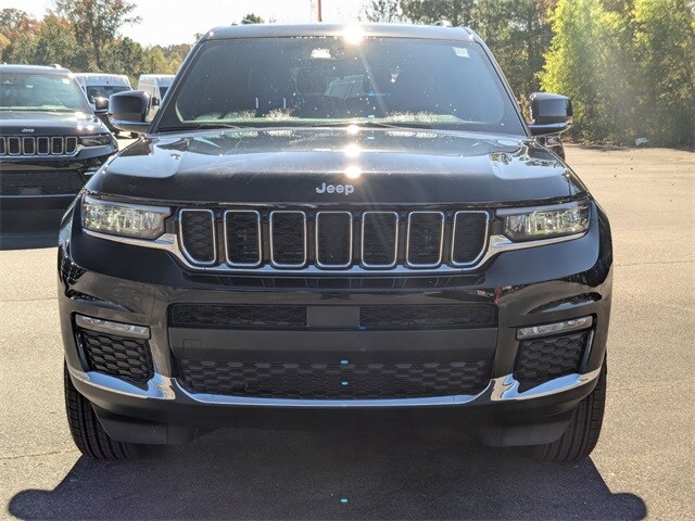 2025 Jeep Grand Cherokee Limited photo 2