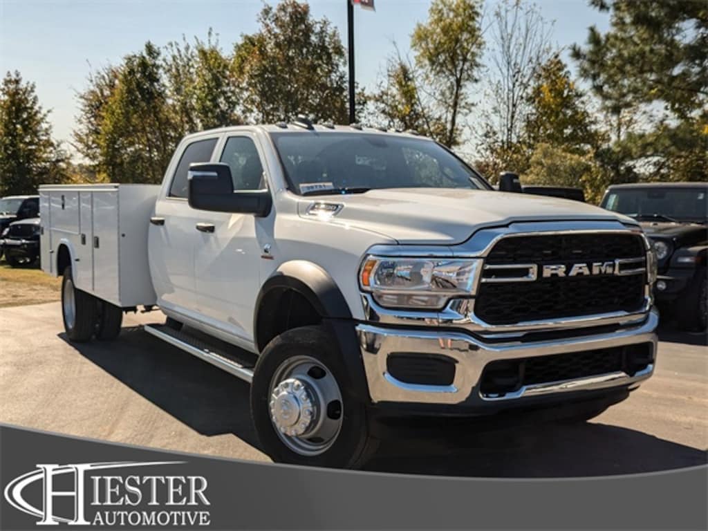 New 2024 Ram 5500 Chassis Cab 5500 TRADESMAN CHASSIS CREW CAB 4X4 84' CA Pickup