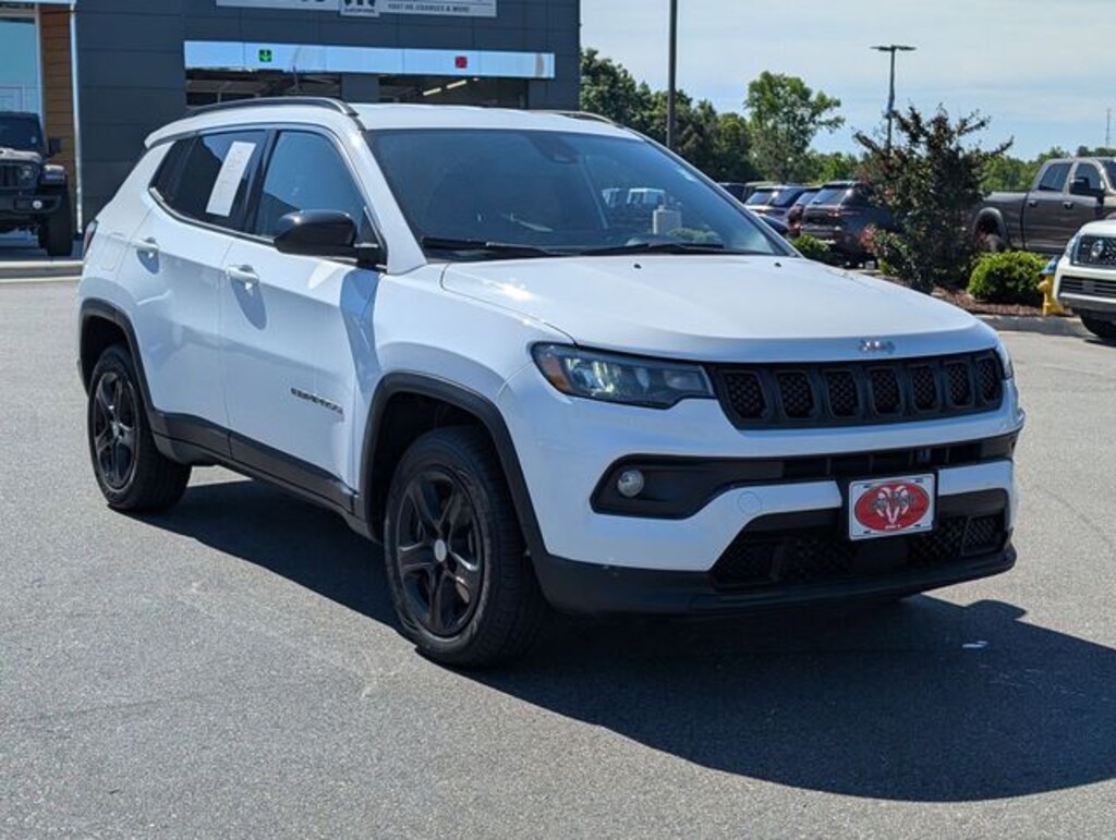 Used 2024 Jeep Compass Latitude SUV