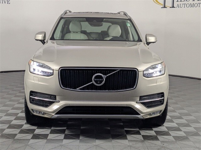 2016 Volvo XC90 T6 Momentum photo 2