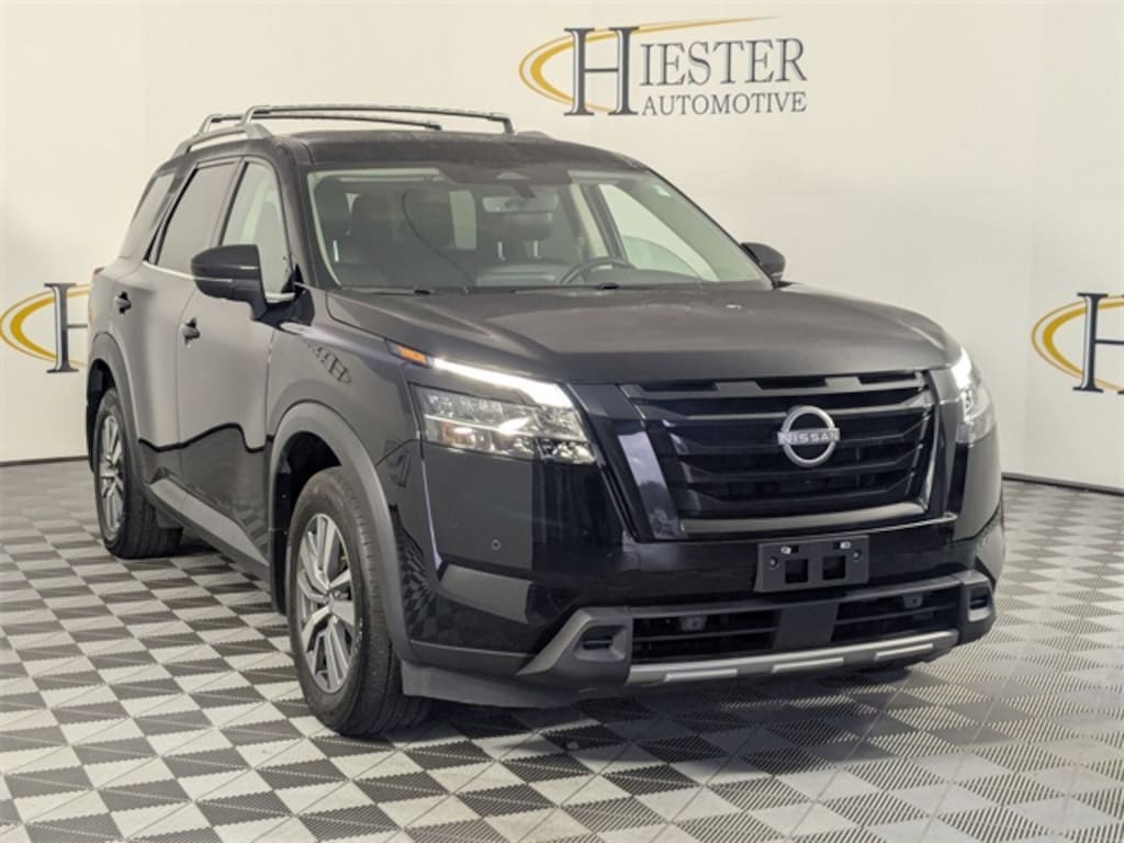 Used 2023 Nissan Pathfinder SL SUV