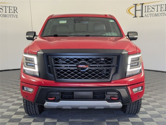 2021 Nissan Titan PRO-4X Crew Cab photo 3