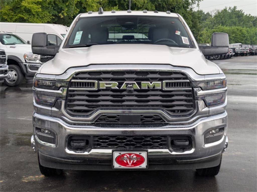 New 2025 Ram 3500 Chassis Cab 3500 TRADESMAN CREW CAB CHASSIS 4X4 60' CA Pickup
